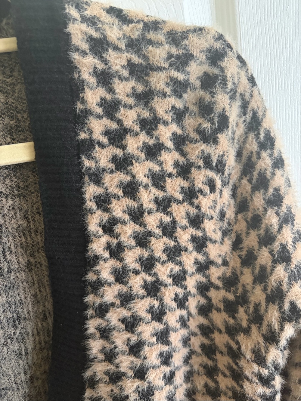 Tahari Black and Blush Houndstooth Longline Cardigan Blazer - Picture 3 of 4